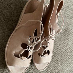 Brand New Clarks Beige Shoes Size 8 1/2